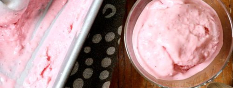 5 Minute Healthy Strawberry Yogurt Recipe With 4 Ingredients